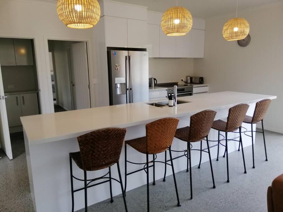 Purangi Beachhouse - 2 Bedroom Cooks Beach Exteriör bild