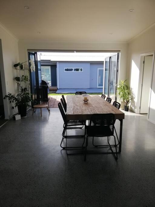 Purangi Beachhouse - 2 Bedroom Cooks Beach Exteriör bild