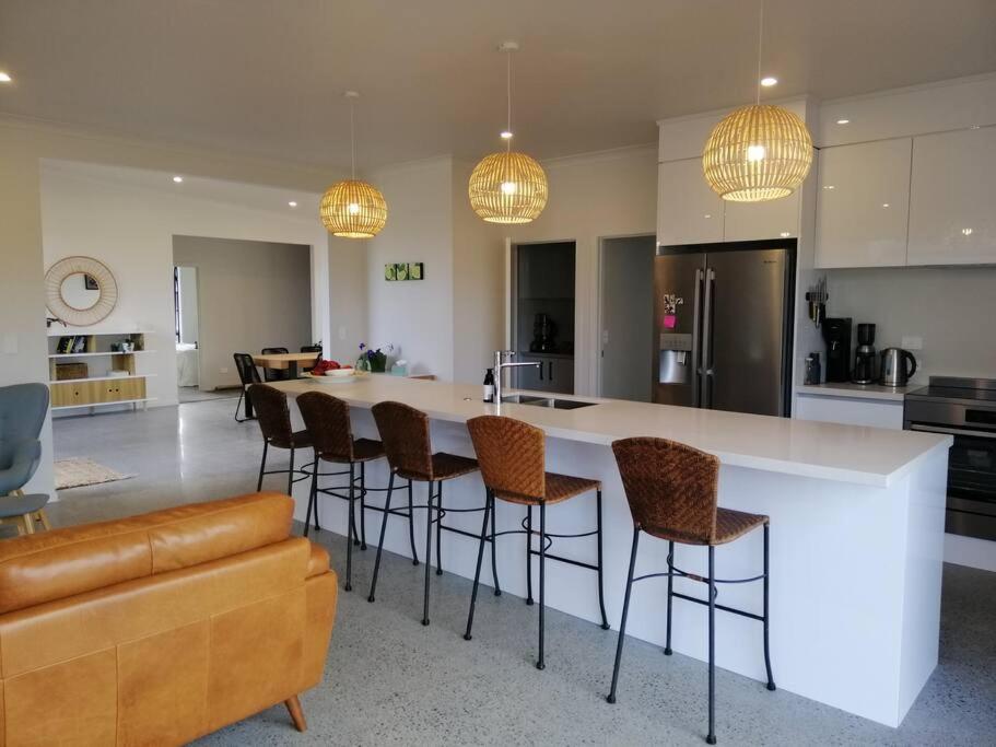 Purangi Beachhouse - 2 Bedroom Cooks Beach Exteriör bild